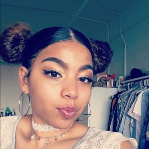 Meet your Posher, Deana